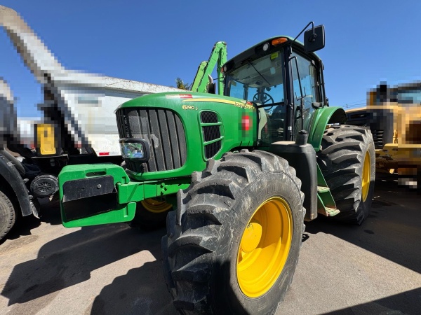 Trator John Deere 6190J ano 2019