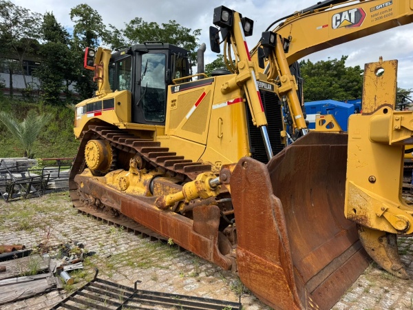 Trator de Esteira Caterpillar D8T ano 2010 - D8T - Máquinas de Linha Amarela