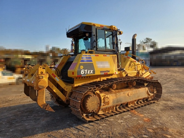 Trator de Esteira Komatsu D61-EX ano 2022