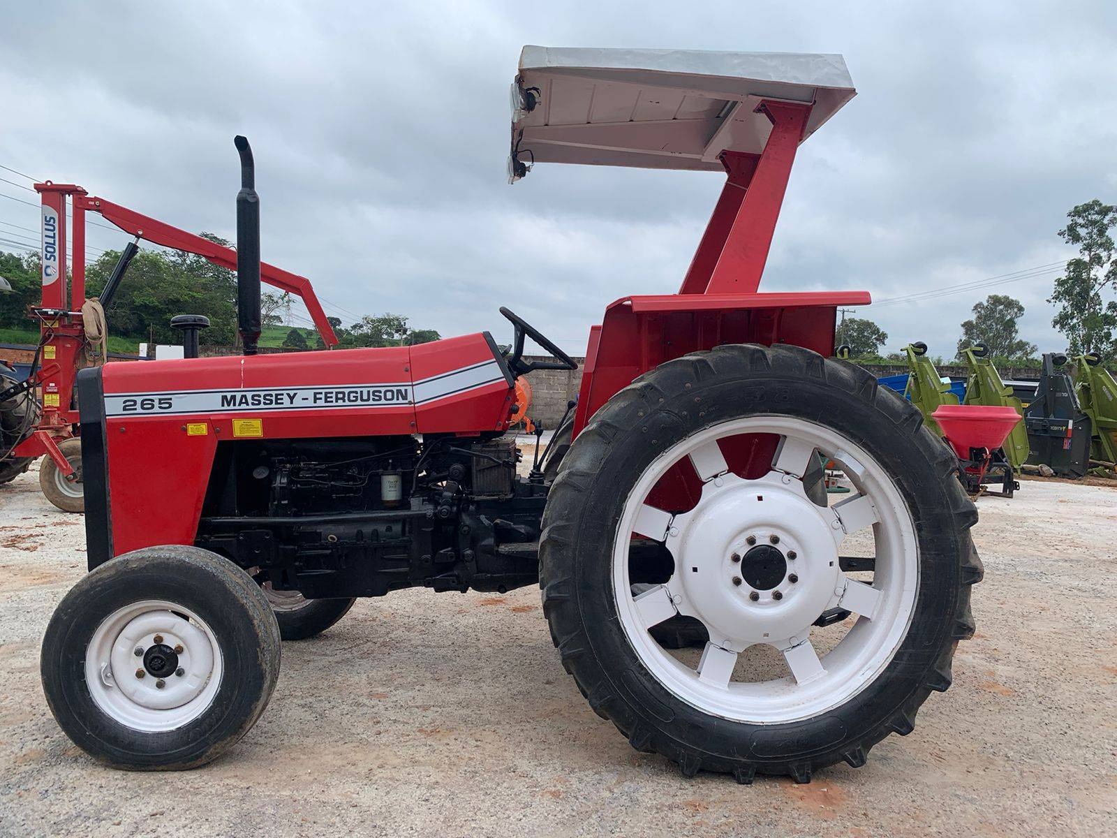 Trator Massey Ferguson 265