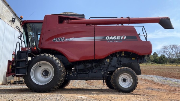 Colheitadeira Case Axial-Flow 4130  ano 2017