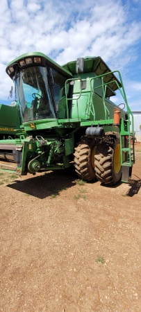 Colheitadeira John Deere 9750 ano 2003