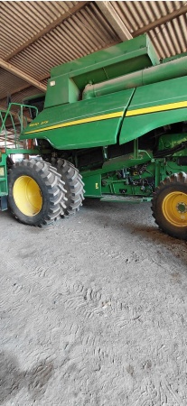 Colheitadeira John Deere 9570 ano 2009