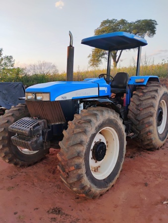 Trator New Holland 7630 ano 2011