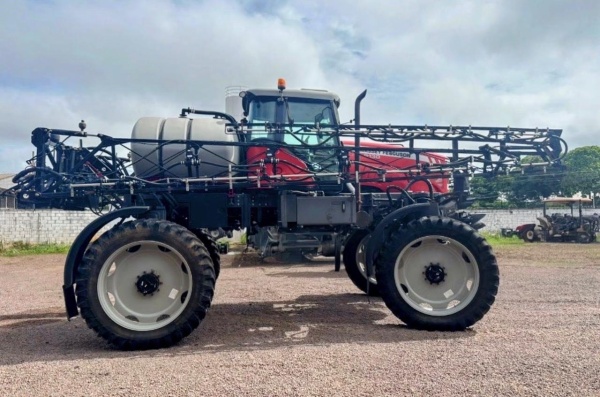 Pulverizador Autopropelido Massey Ferguson MF 9130 ano 2018