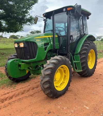 Trator John Deere 5085E ano 2018