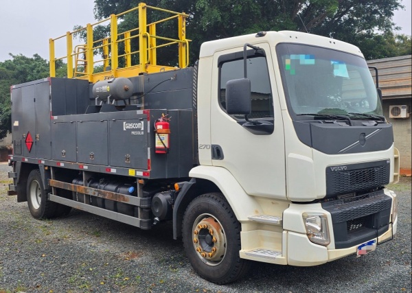 Caminhão Volvo VM 270 ano 2022