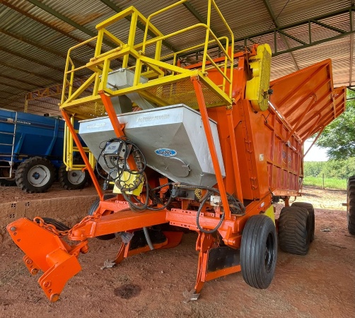 Plantadeira DMB Plantadeira Cana PCP 6000 ano 2015