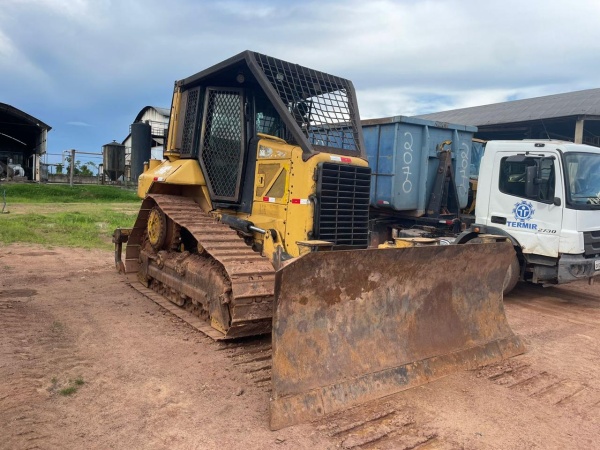 Trator de Esteira Caterpillar D6N