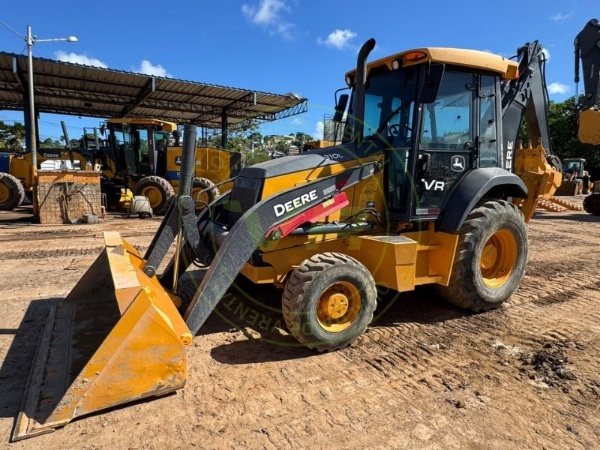 Retroescavadeira John Deere 310L ano 2022