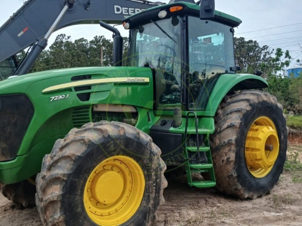 Trator John Deere 7230J ano 2019