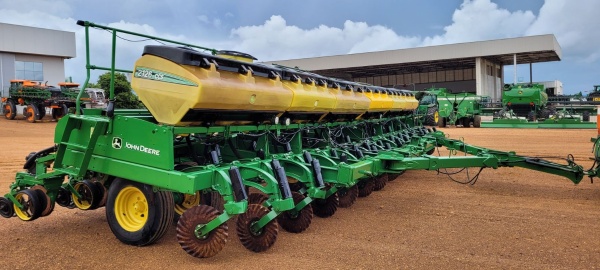 Plantadeira John Deere 2126 ano 2021