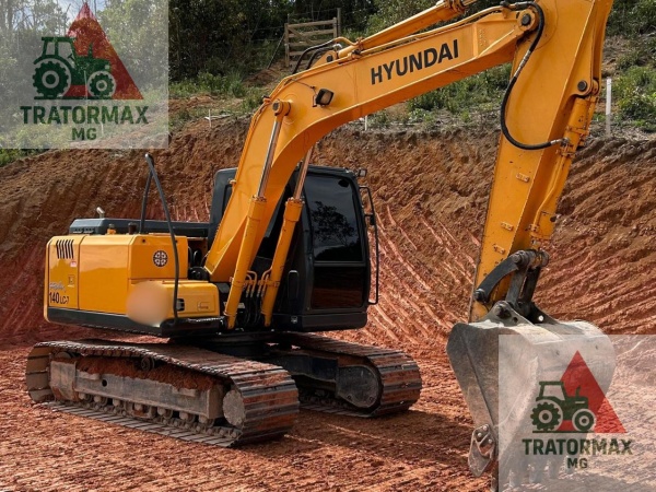 Escavadeira Hyundai R140LC ano 2011
