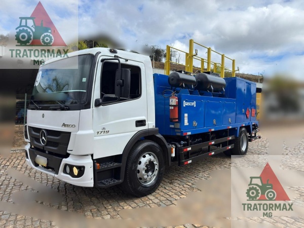Caminhão Mercedes Benz Atego 1719 ano 2019
