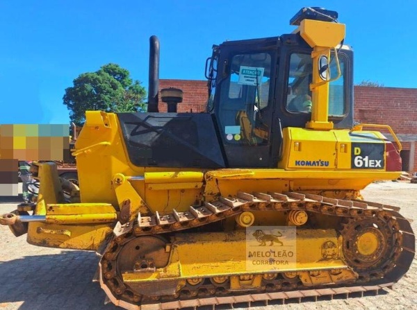 Trator de Esteira Komatsu D61-EX ano 2011