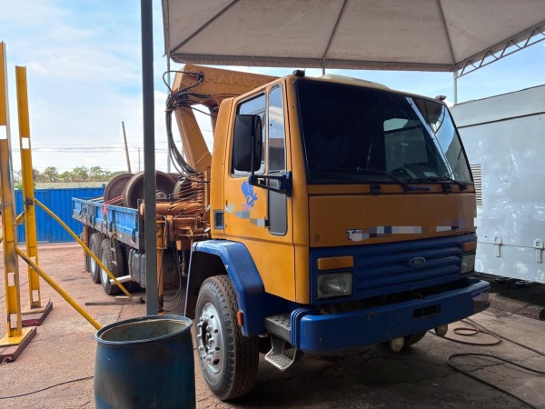 Outros caminhões Ford Cargo 1622 ano 2000