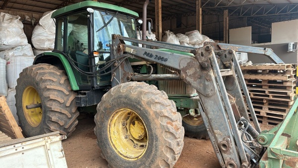 Trator John Deere 7505 ano 2004