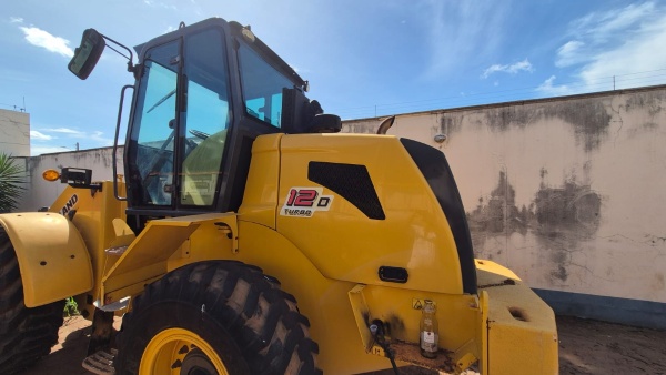 Pá Carregadeira New Holland 12D ano 2017