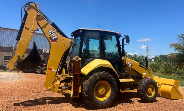 Retroescavadeira Caterpillar 416 ano 2021 - 416 - Máquinas de Linha Amarela