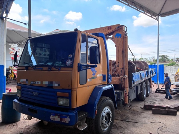 Outros caminhões Ford Cargo 1622 ano 2000