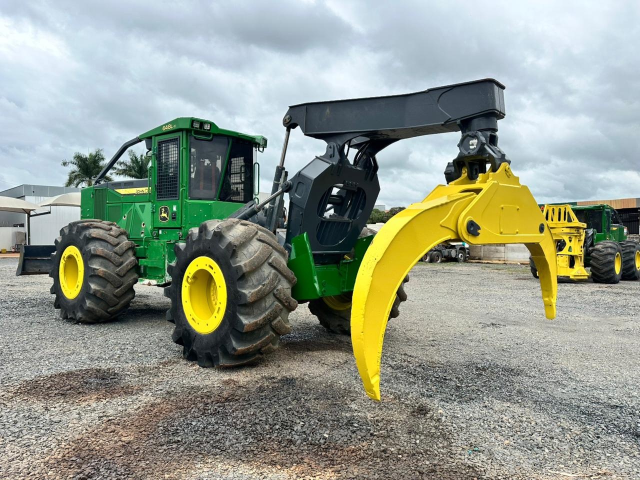 Skidder John Deere 648L-II ano 2021