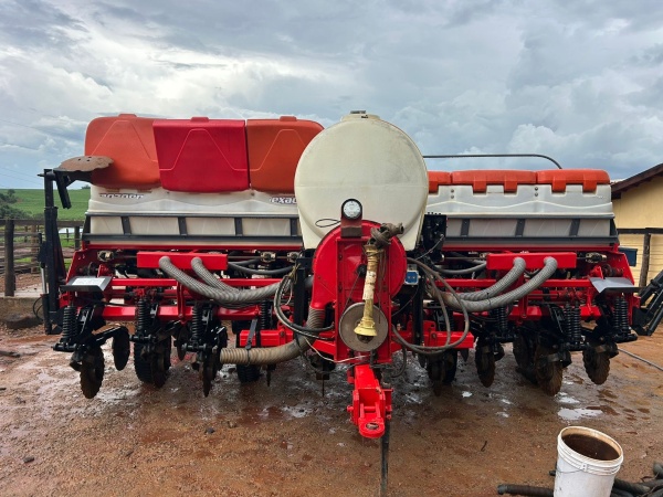 Plantadeira Jumil JM 3070 PD Exacta ano 2013