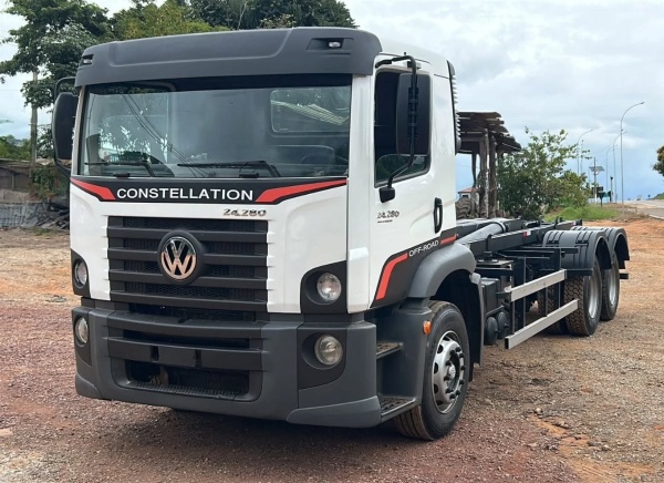 Caminhão Volkswagen VW 24280 ano 2013