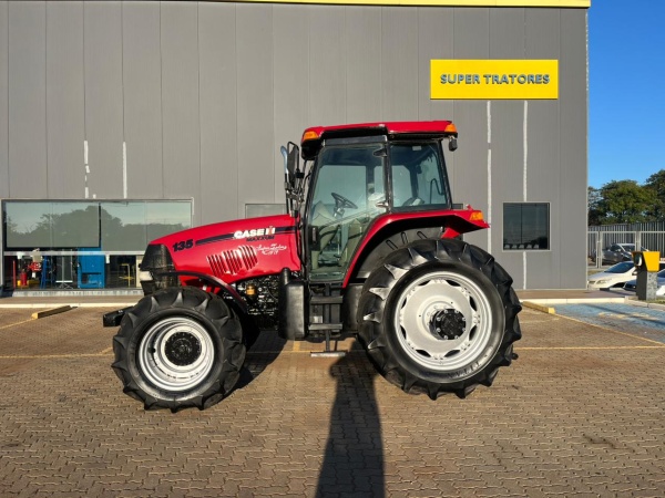 Trator Case Maxxum 135 ano 2010