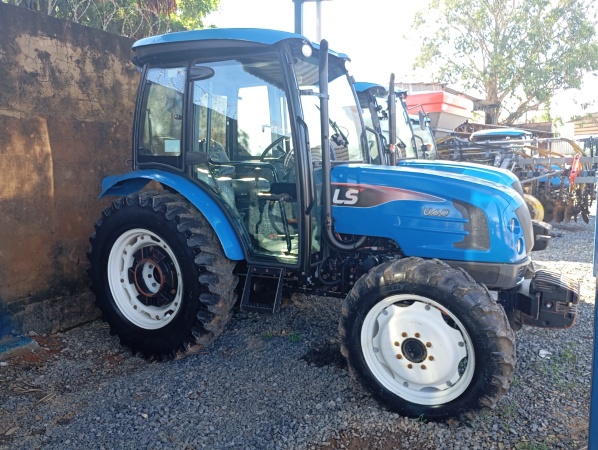 Trator LS Tractor U60 ano 2015