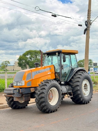 Trator Valtra BH 180 ano 2009 - BH 180 - Máquinas Agrícolas