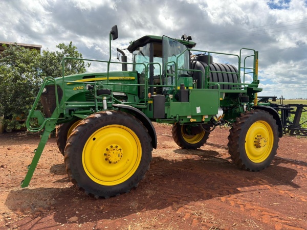 Pulverizador Autopropelido John Deere 4730 ano 2011