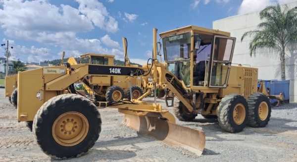 Motoniveladora Caterpillar 140 K ano 2011