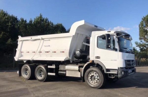 Caminhão Mercedes Benz Atego 2730 ano 2025