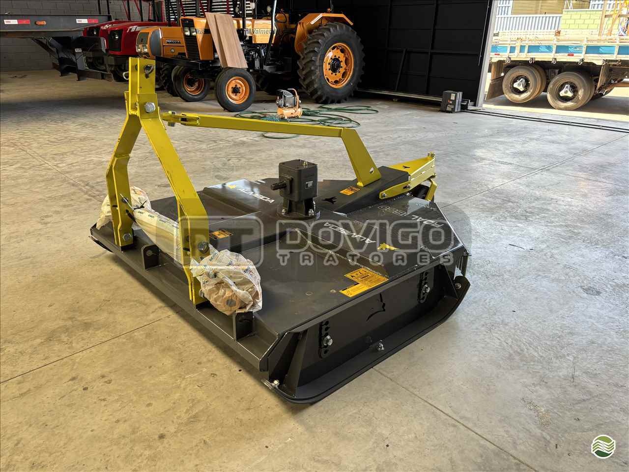 Roçadeira Almeida Roçadeira Hidráulica nova Marca Almeida Modelo ROA