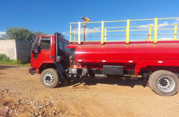 Caminhão Ford CARGO 1617 ano 1994 - CARGO 1617 - Caminhões e Carretas