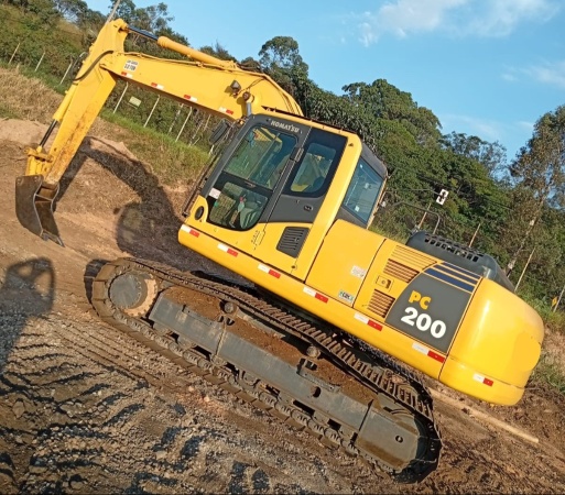 Escavadeira Komatsu PC200LC-10 ano 2019