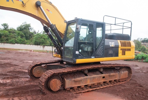 Escavadeira Caterpillar 336 ano 2021