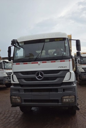 Caminhão Mercedes Benz AXOR 4144 ano 2019