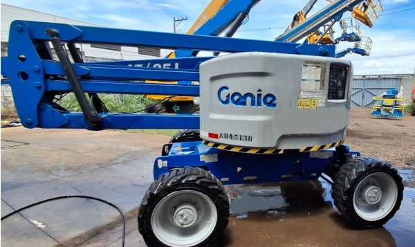 Plataforma Genie Z-45/25 ano 2014 - Z-45/25 - Máquinas para Elevação