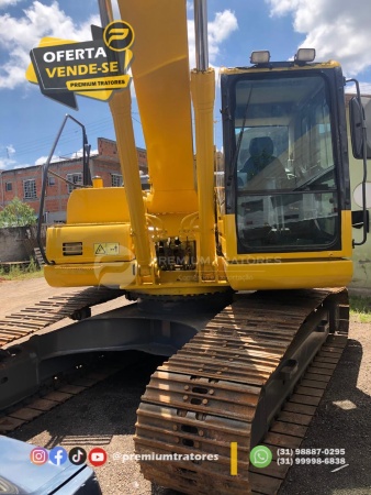 Escavadeira Komatsu PC200 ano 2010