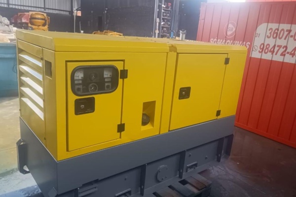 Gerador de Energia Atlas copco 55 kVA ano 2013