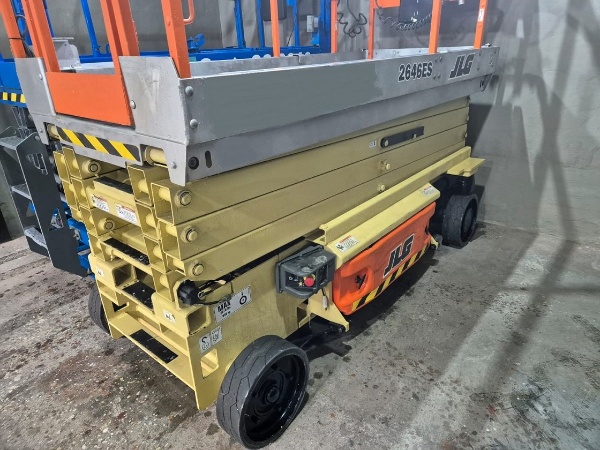 Plataforma JLG 2646ES ano 2008