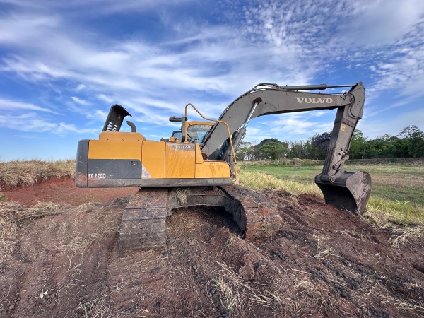 Escavadeira Volvo EC220D ano 2021