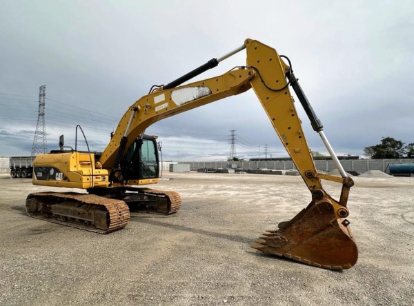 Escavadeira Caterpillar 320DL ano 2012 - 320DL - Máquinas de Linha Amarela