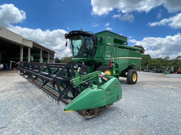 Colheitadeira John Deere S550 ano 2015