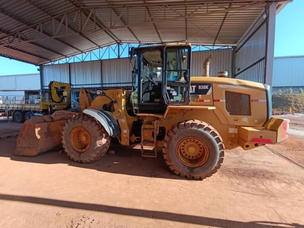 Pá Carregadeira Caterpillar 938K ano 2016