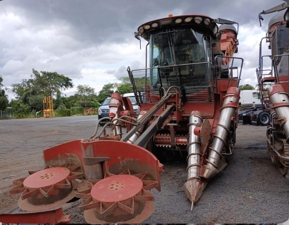 Colheitadeira Case 9900 ano 2021