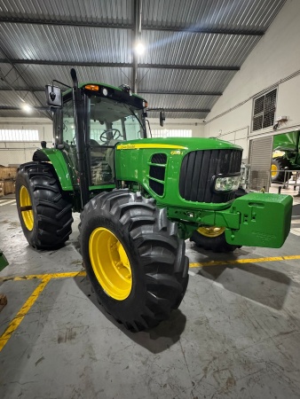 Trator John Deere 6150J ano 2023