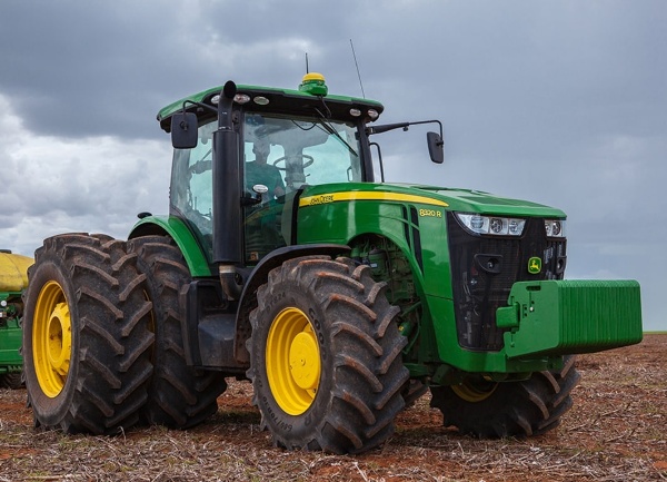 Trator John Deere 8320R ano 2026