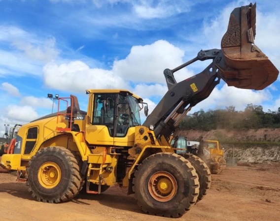 Pá Carregadeira Volvo L150H ano 2022 - L150H - Máquinas de Linha Amarela